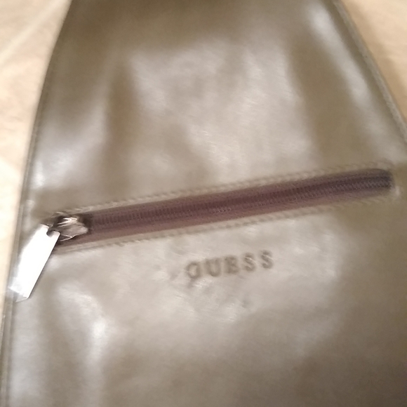 Guess purse - Picture 2 of 4